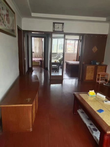 涟源小区4楼，精装家电家具齐全，90平3室，1100/月。