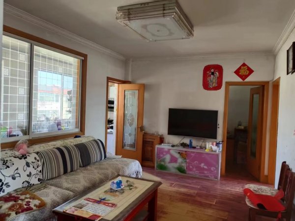 城东一区5楼108平，4室1厅，家电齐全，月租1000