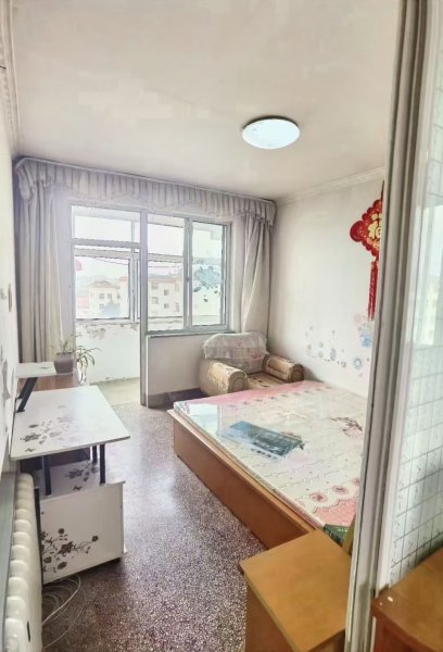城东一区5楼西边户，房本68平，三室一厅，双气齐全，29.8