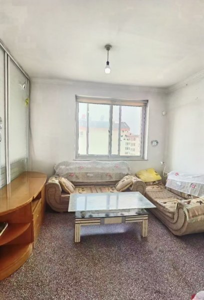 城东一区5楼西边户，房本68平，三室一厅，双气齐全，29.8