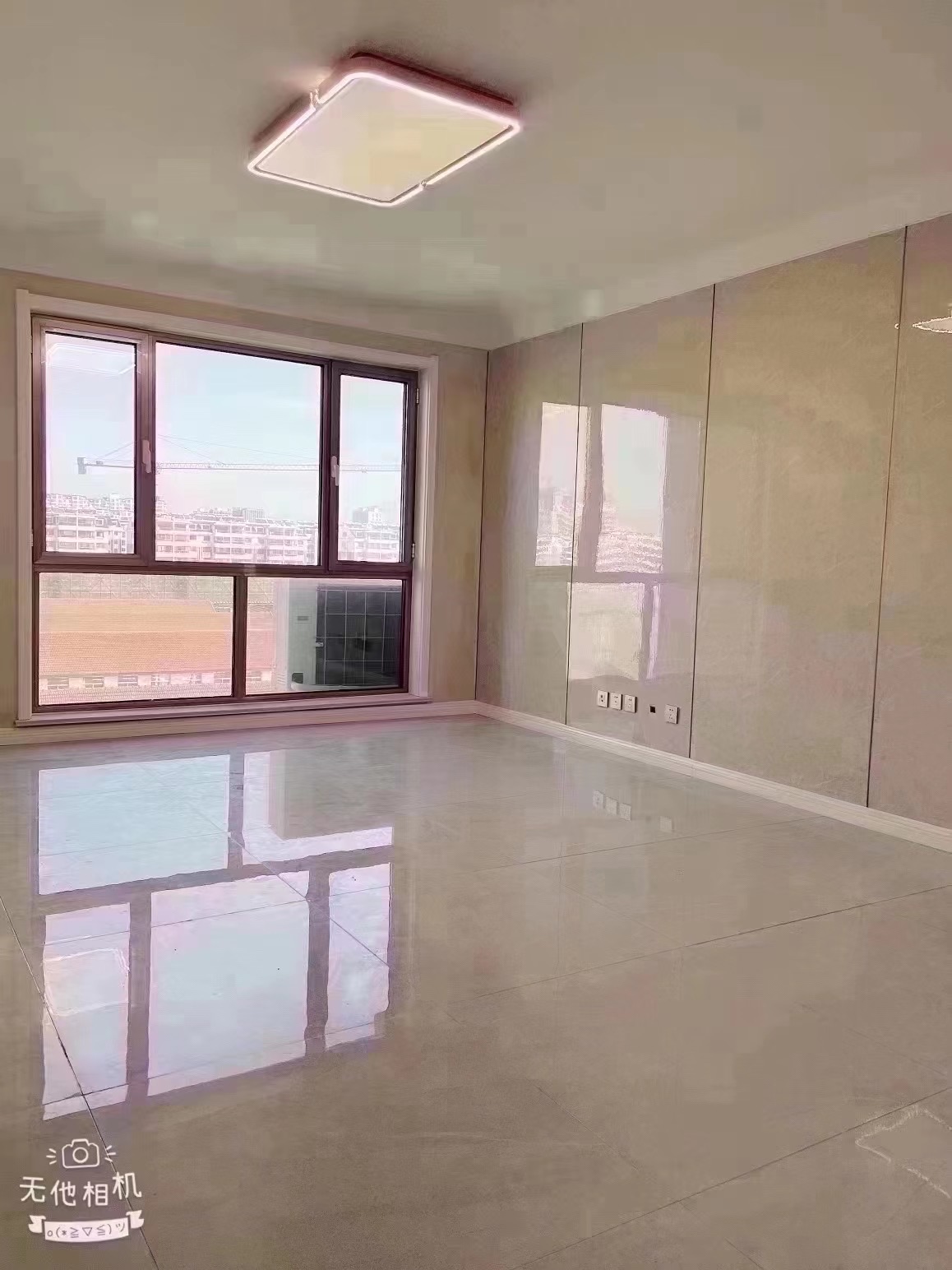 丽景华庭电梯5楼，婚房精装未住，101平三室朝阳，整体家装，