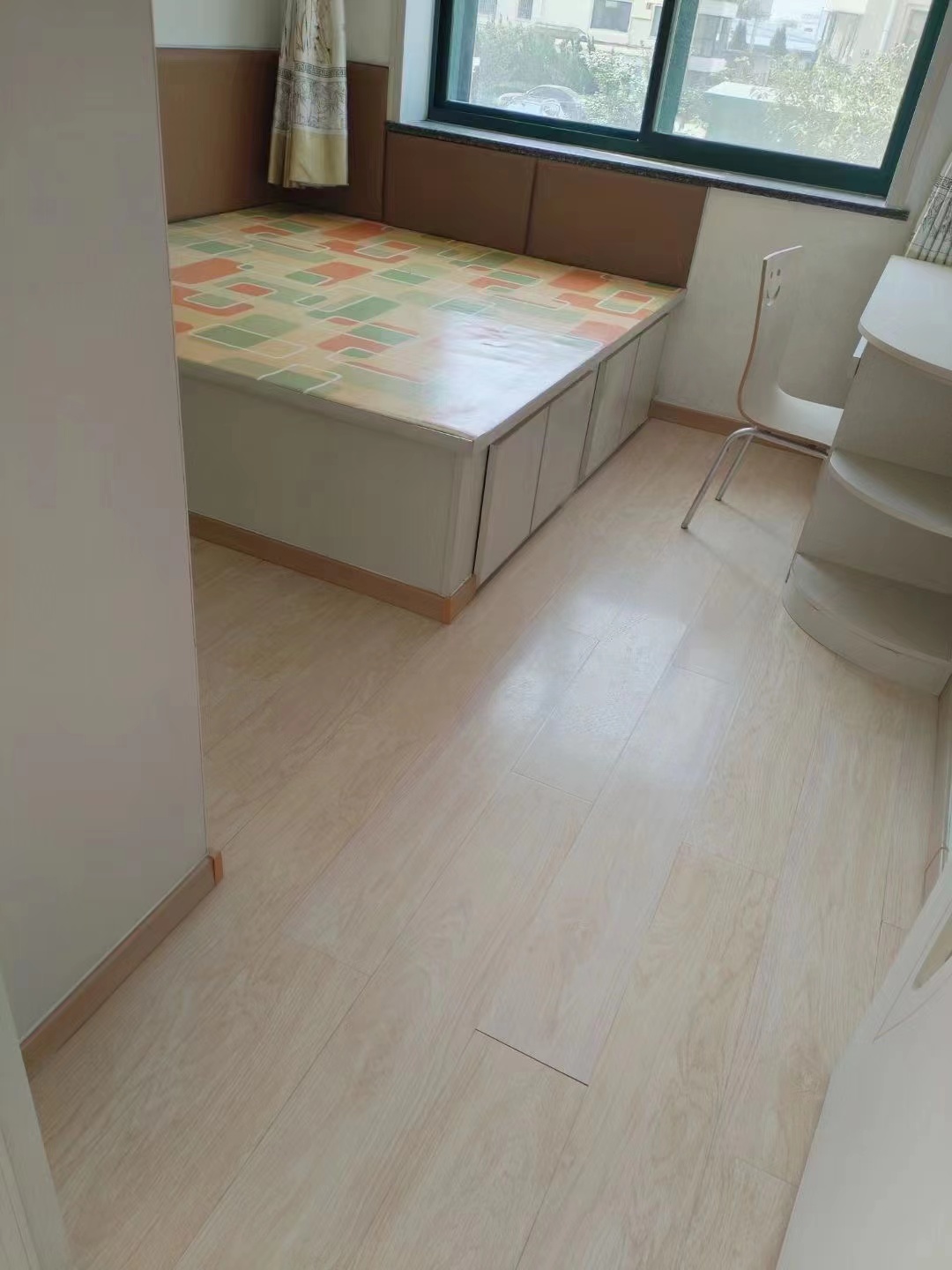 西馨园精装一楼97平42.8万出售