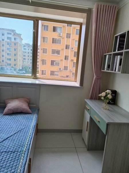 兴发小区2楼，精装未住面积82平方，3室1卫，售价45.8万