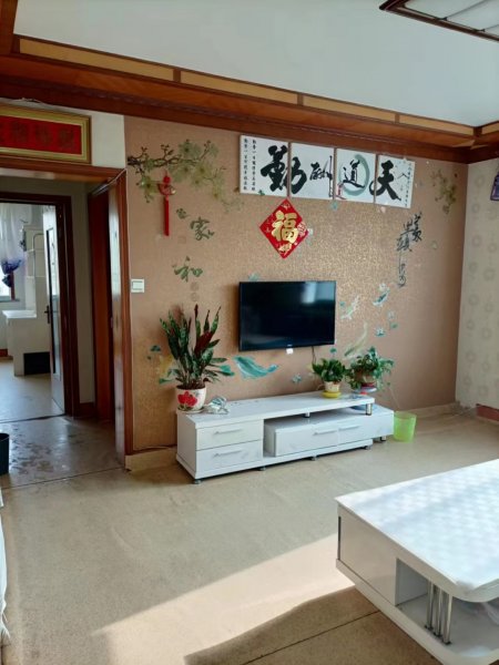 幸福小区3楼 88平 精装，家电齐全 年租1200元/月