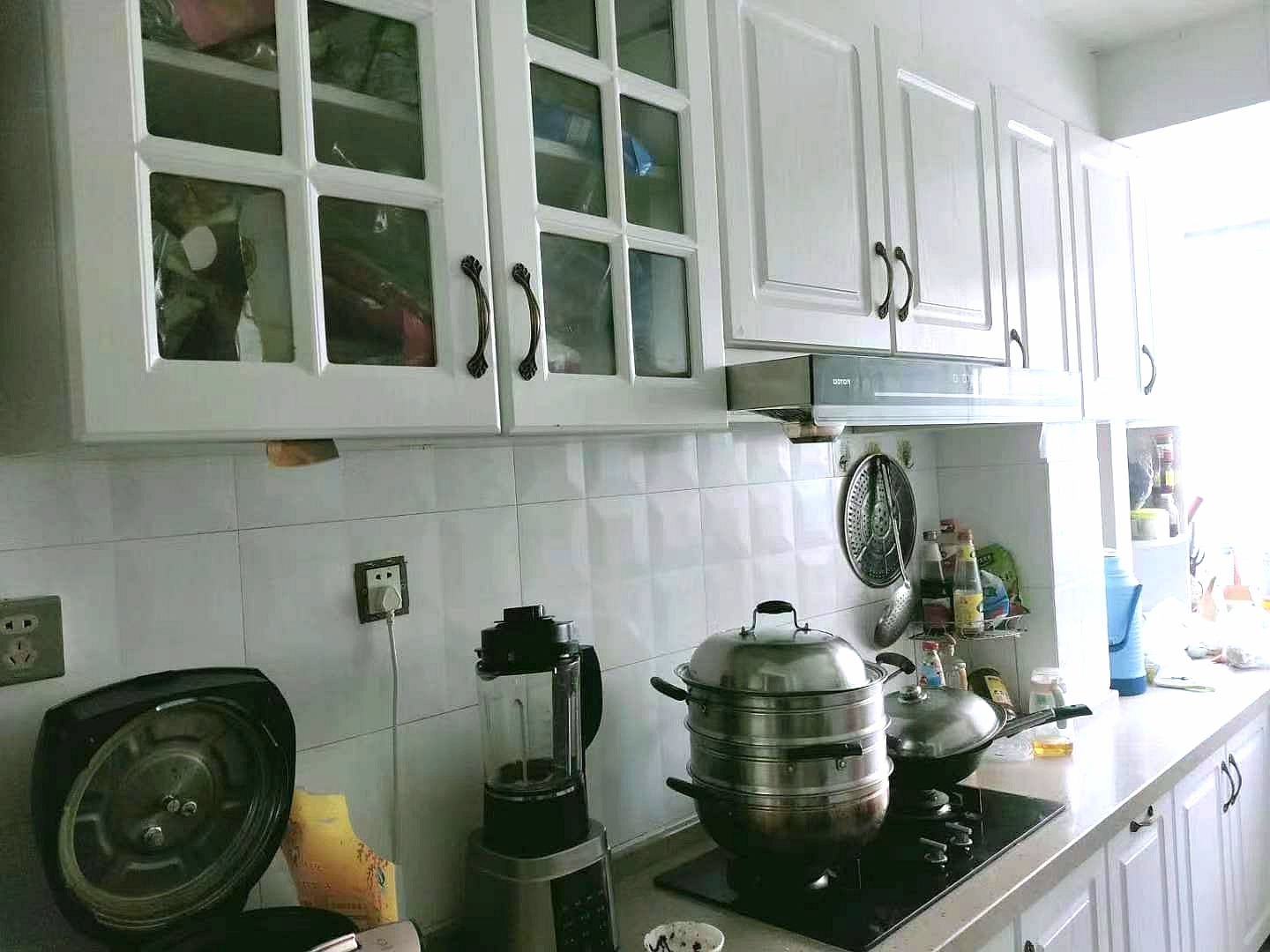 香格里拉二区一楼家电齐有空调热水器租金1400