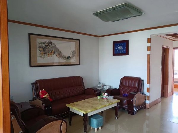 府前学区房，文苑小区3楼80平，双气齐全，两室一厅，地暖精装