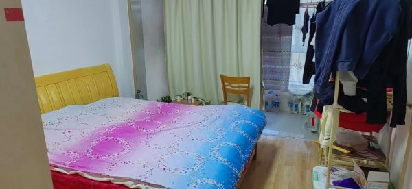 吉祥家园4楼90平精装，家具家电齐，月租1200