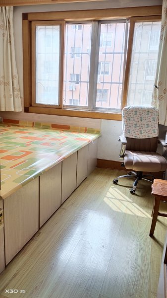 兴东小区2楼83平，47万，畅园小学初中，官地市场利群超市，