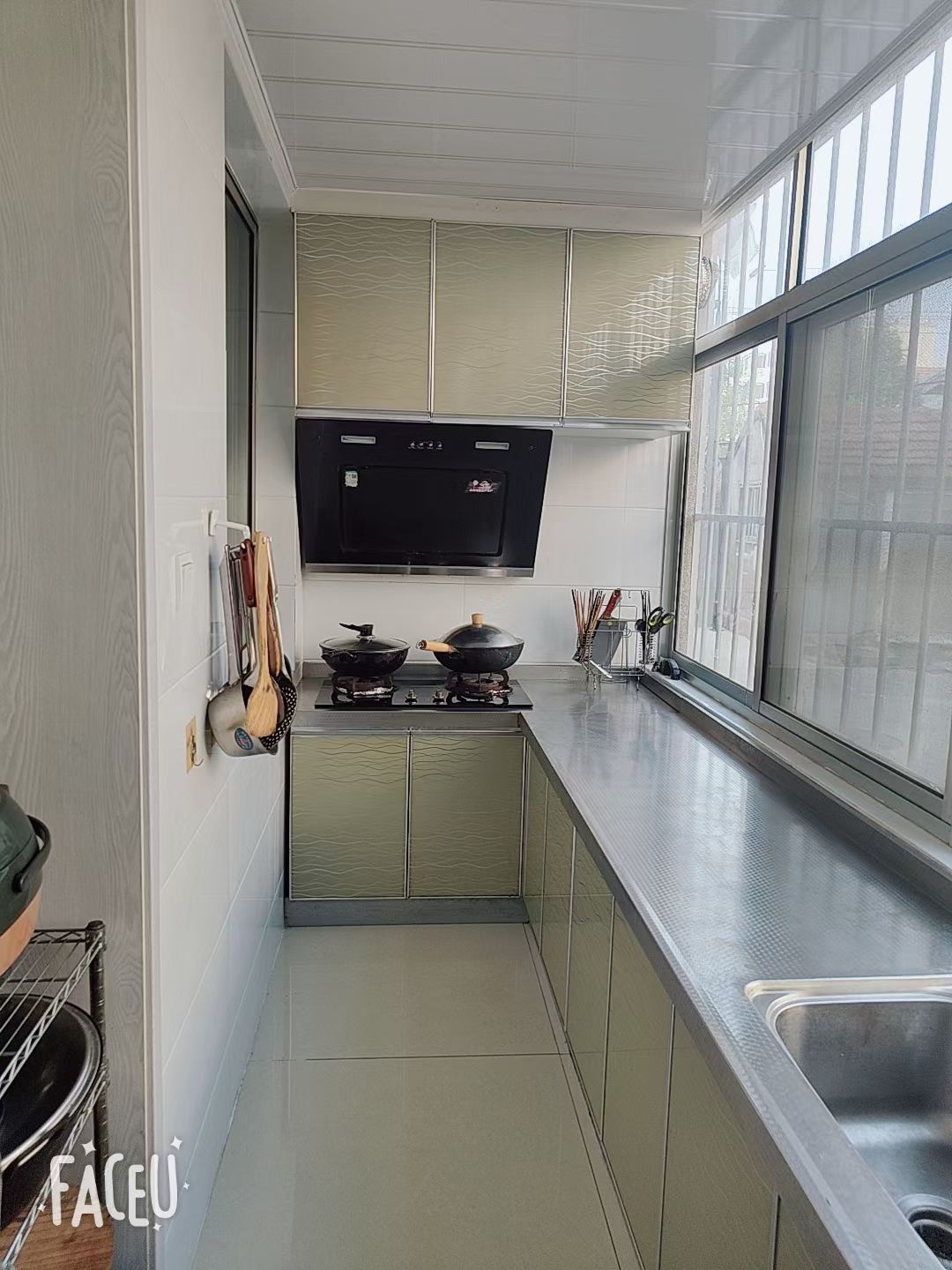 自家房子新华小区1楼，早市.一中近在咫尺，老人居住首选