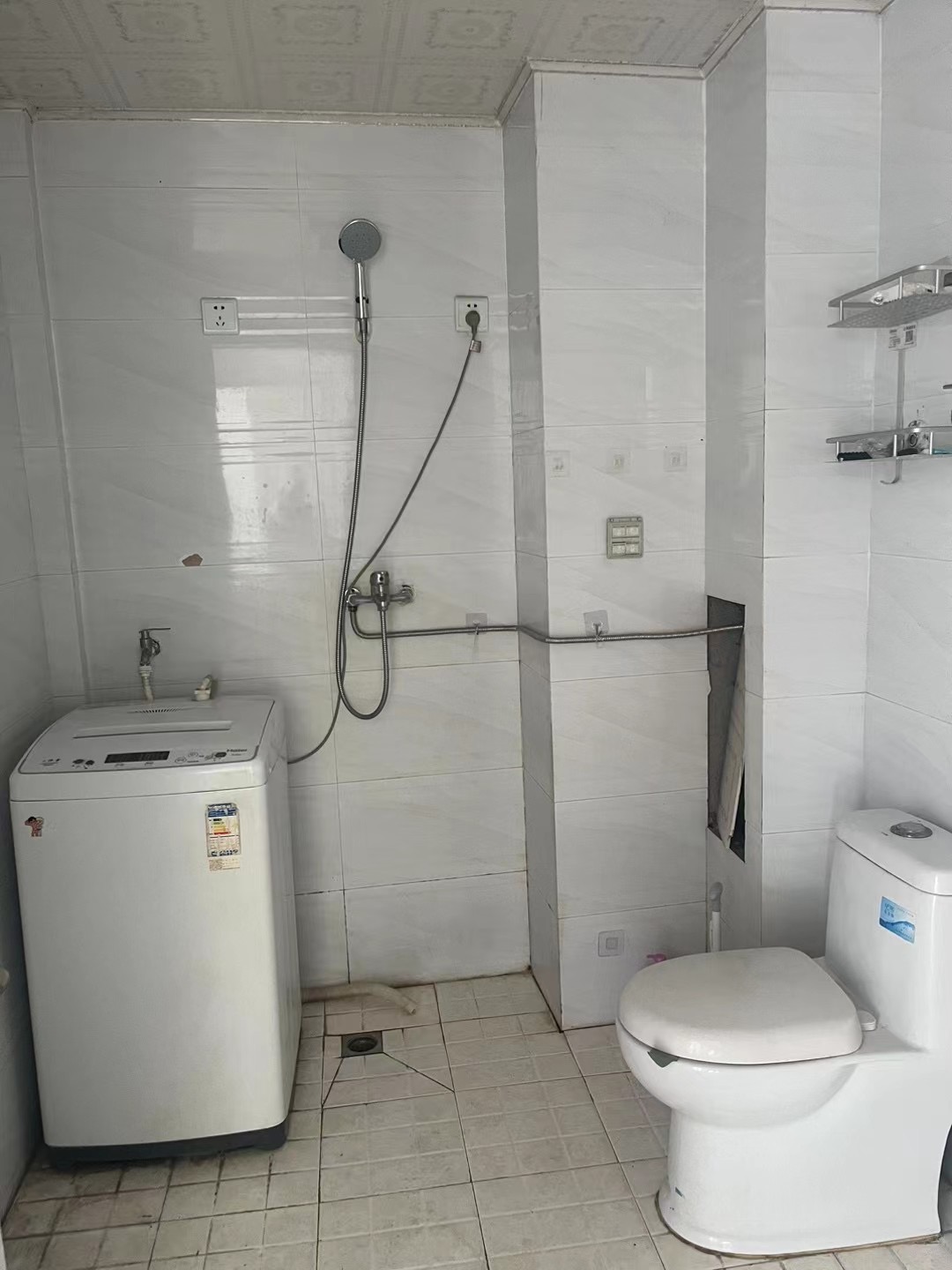 西城华府住人1楼101平，电视，冰箱，洗衣机，双气，带超大露