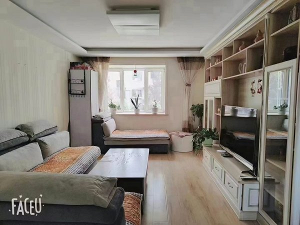 水景绿城框架一楼 85平 两室 精装，月租1300元，