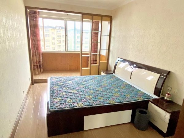 急售金泰小区4楼东边户，全明户型精装双气，家具家电齐全，11