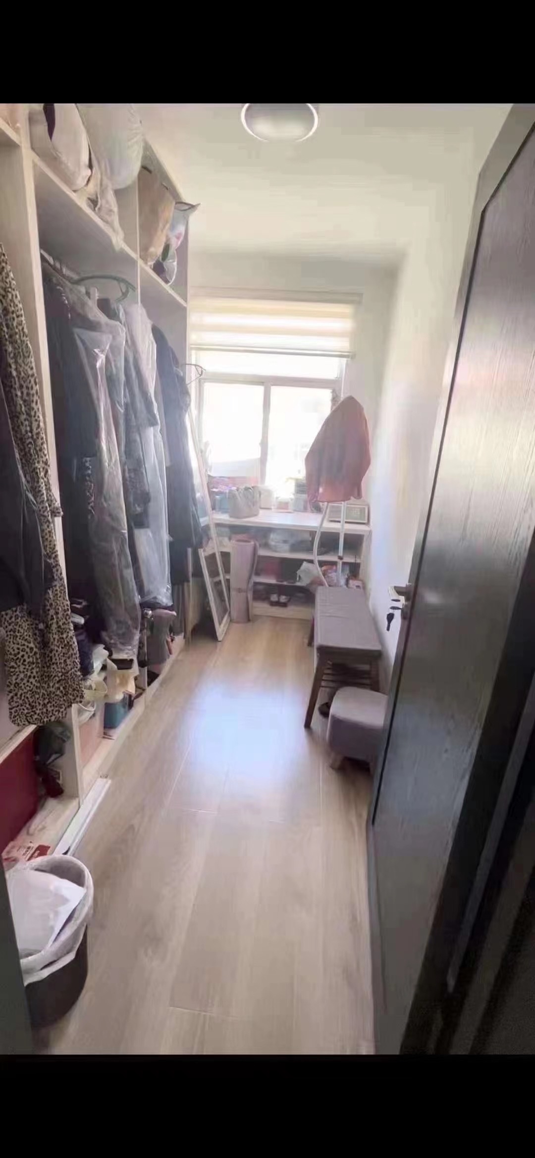 笙歌小区四楼边户，精装短住，地暖，带家电70平，两室一厅加衣