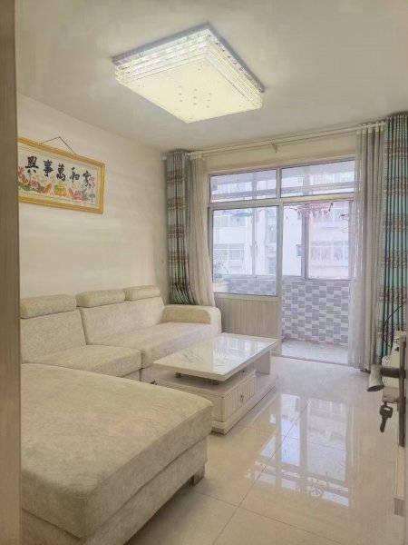 一实小西供销一区2楼61平地暖，精装2室，28.8万。