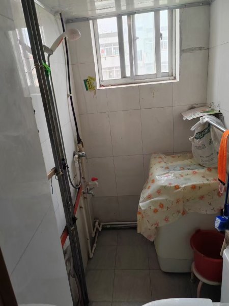 静园小区4楼，54平带阳台60平，两室一厅一卫，全明户型，1