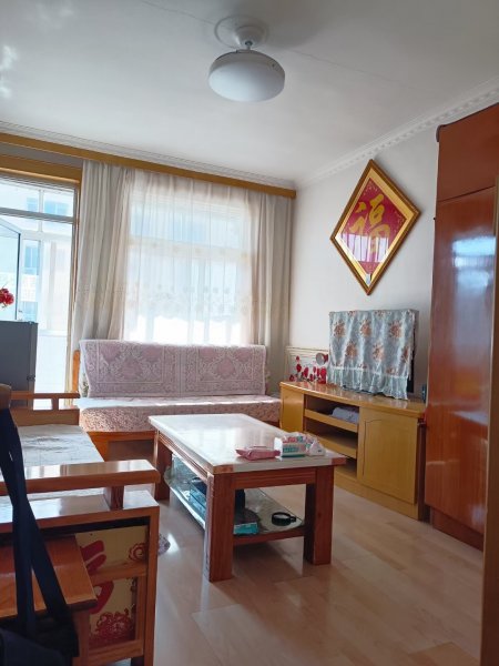 黄山小区3楼57平，家具家电齐全，700/月