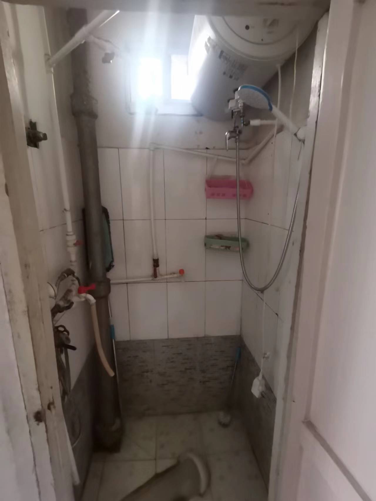 市医院旁祥和家园贴地4楼家电家具齐全双气有空调500/月