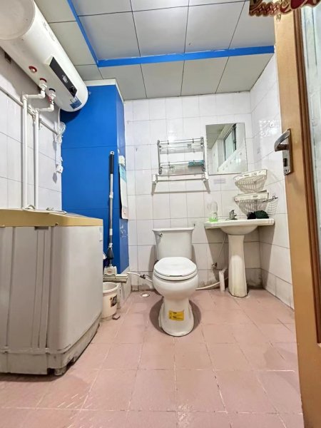 兴东小区2楼，83平2室2厅， 家具家电齐全