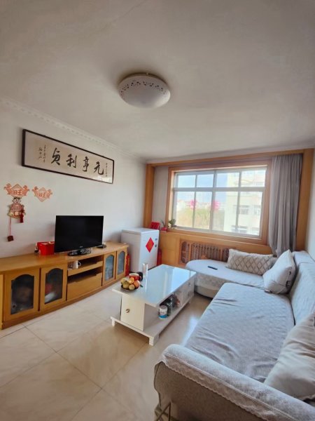 城东二区，4楼，78平，实际面积有80多，边户，可改三室，5