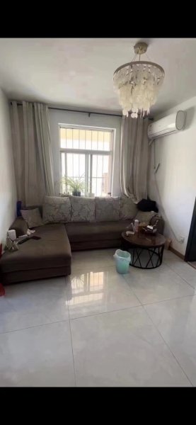 笙歌小区四楼边户，精装短住，地暖，70平，2室加衣帽间，拎包