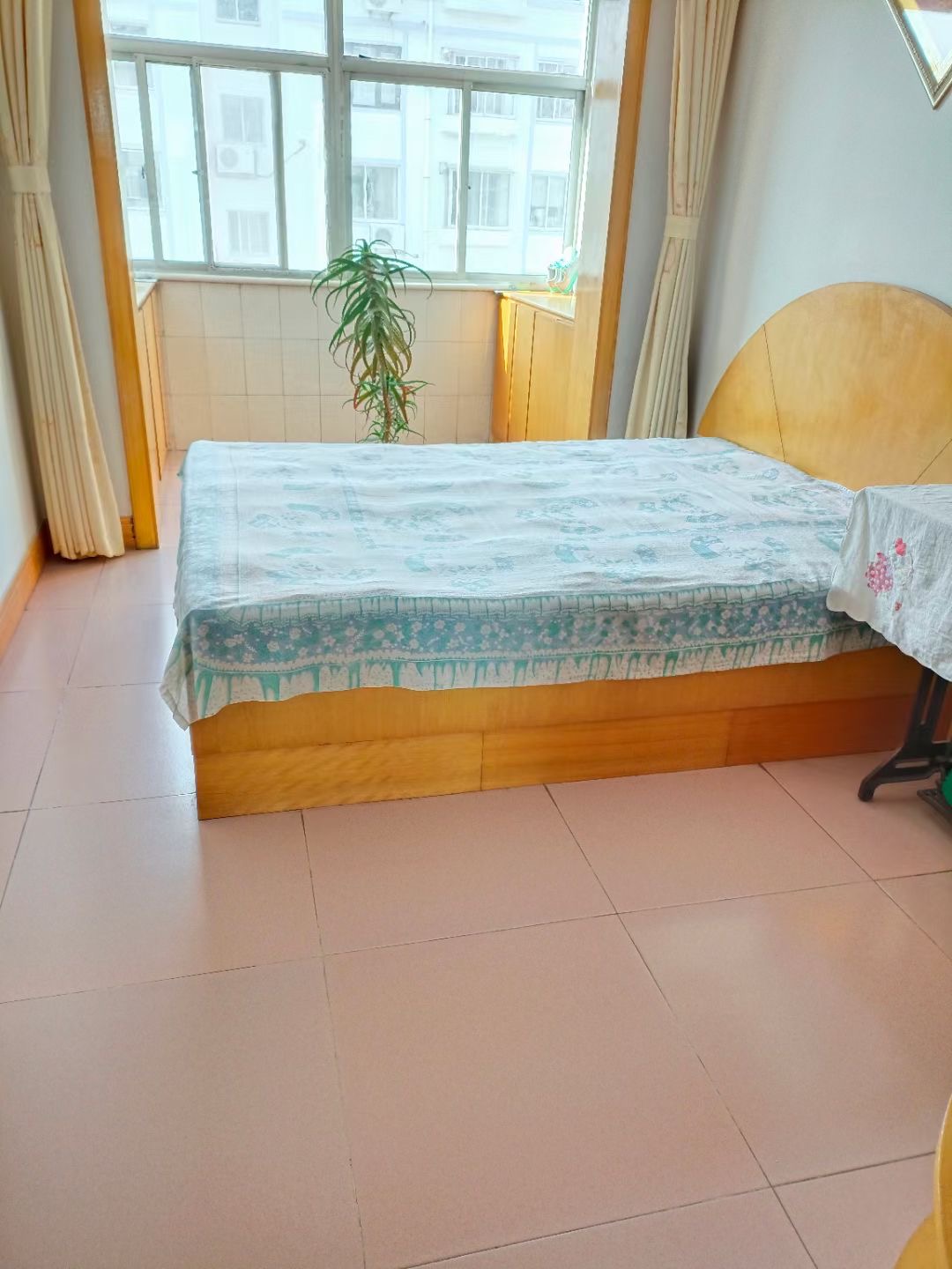 兴东小区3楼81平三室简装42.8万小议