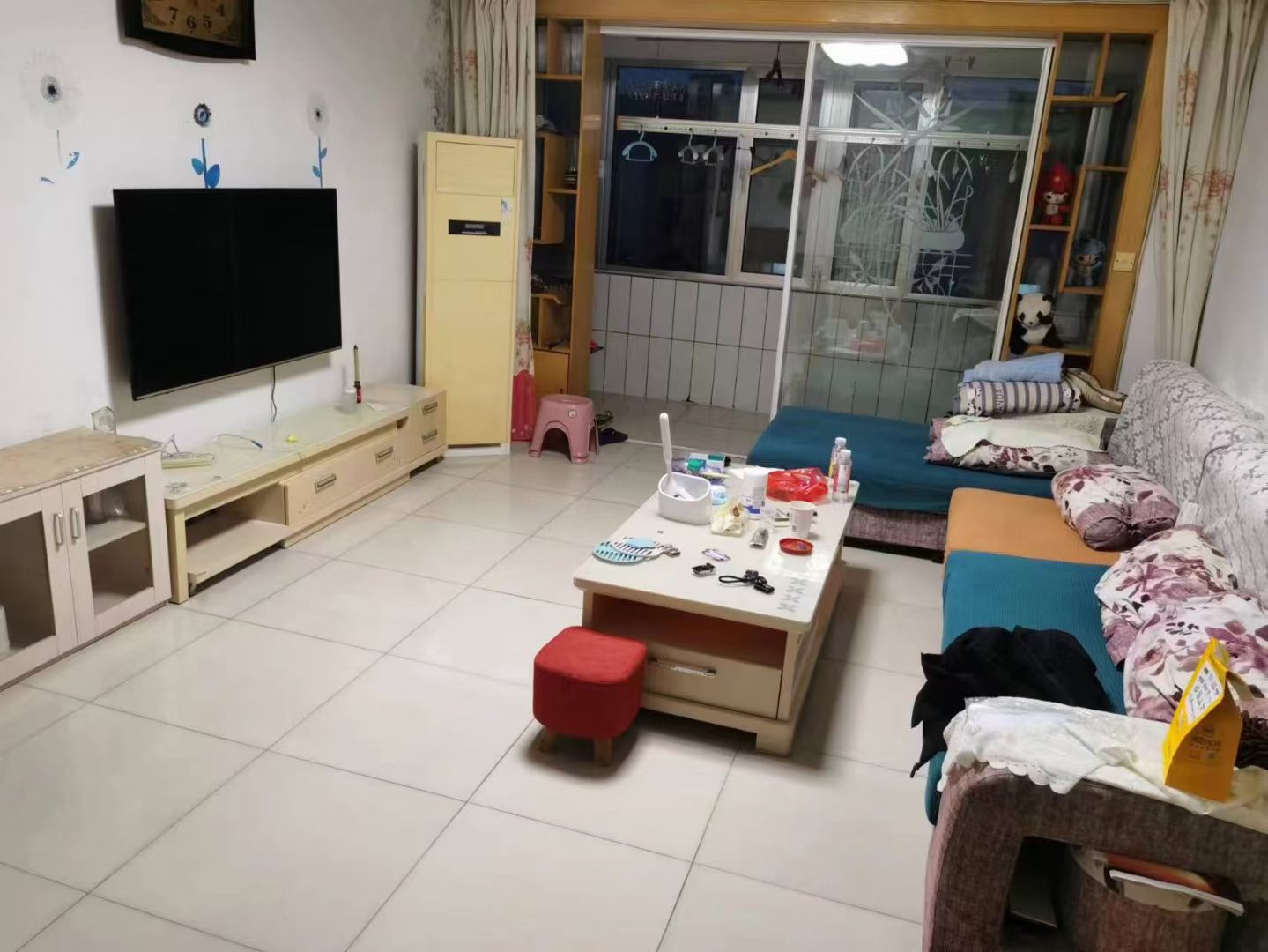 光明小区5楼90平。家电家具齐全。月租800/月