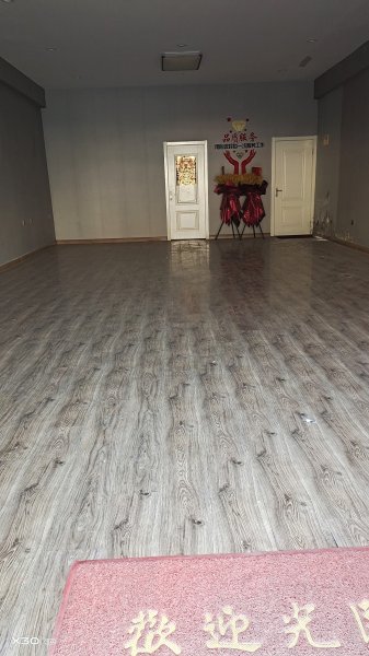出租工艺品大门西门市80平，年租3万