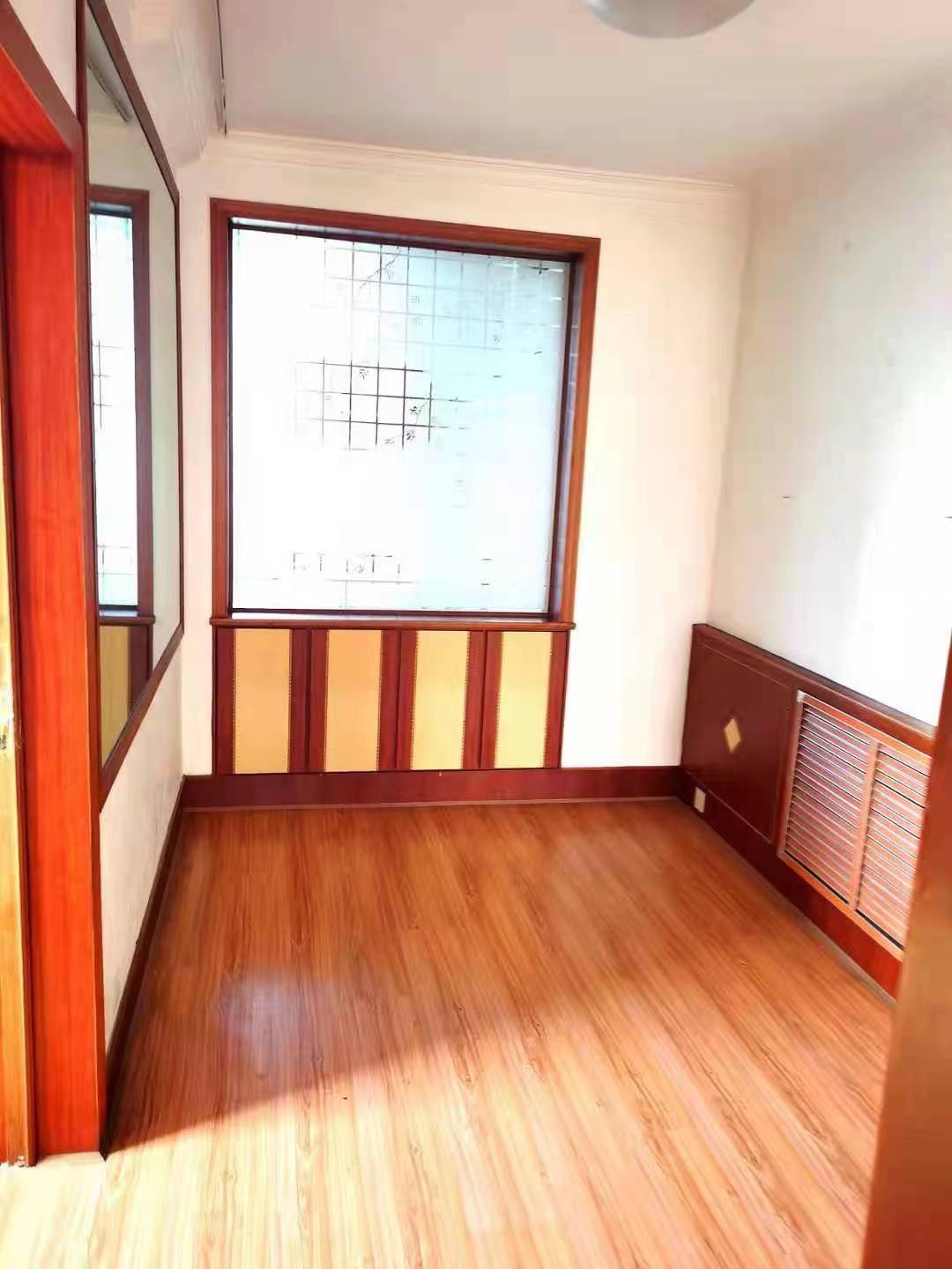 一中北三楼家电齐有空调租金800