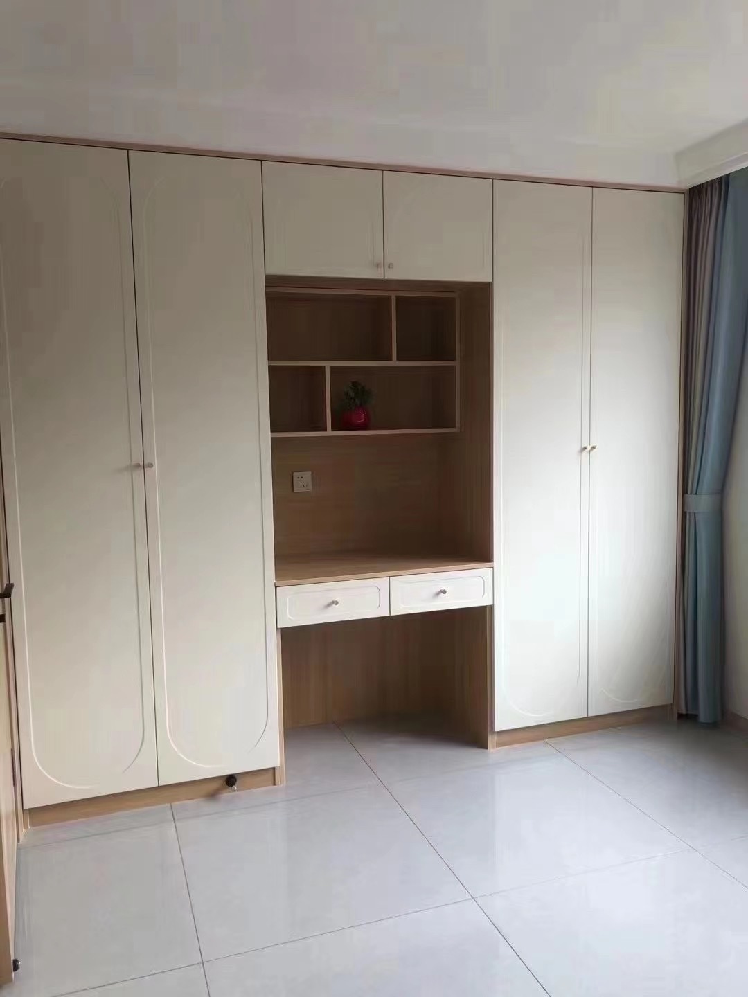 笙歌小区3楼88平。三室！全明户型！地暖