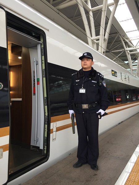 直聘青岛高铁男女乘务员，剩三个名额