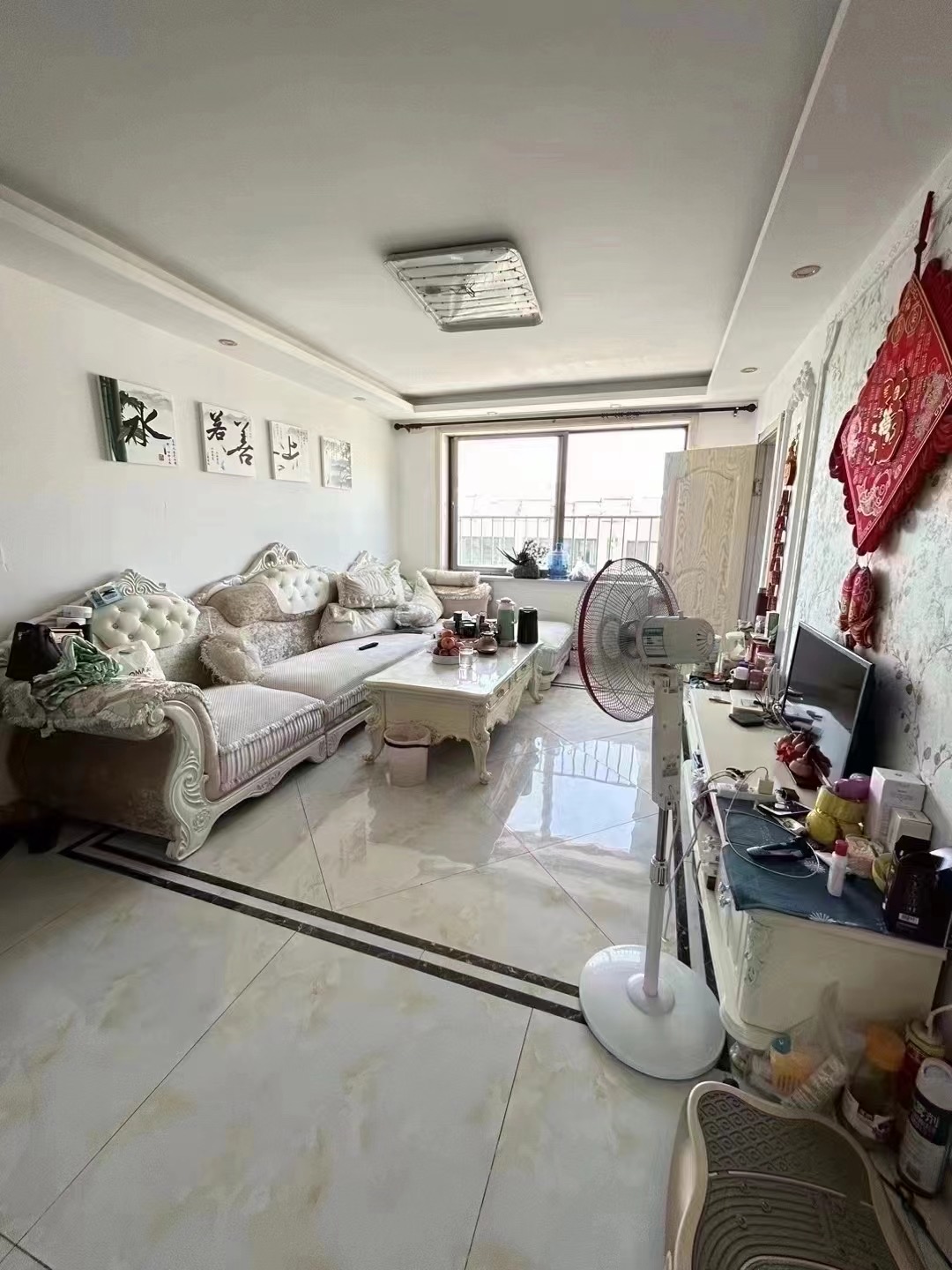 急售低首付，向阳二区顶+阁，单层85平，三室，精装短住带家具