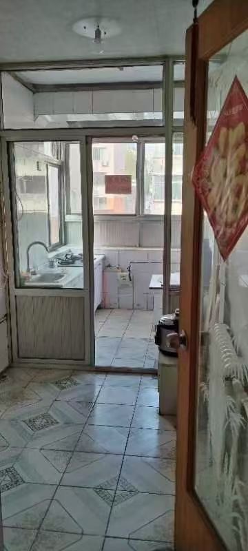 馨园小区二楼边户
