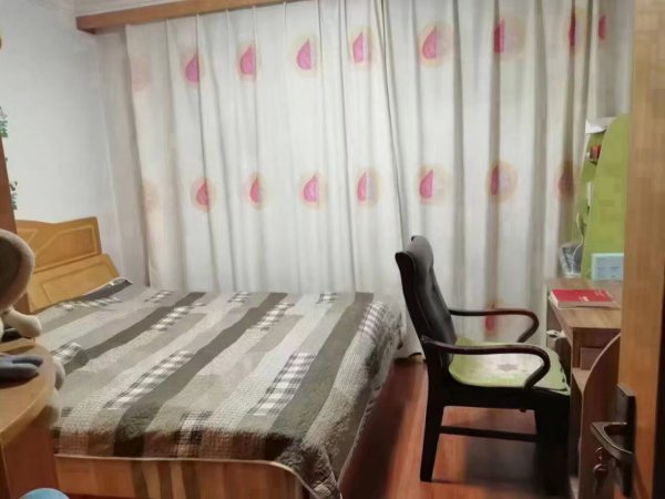 夏东祥和小区1楼93.08平，实际面积100多平，精装双气，