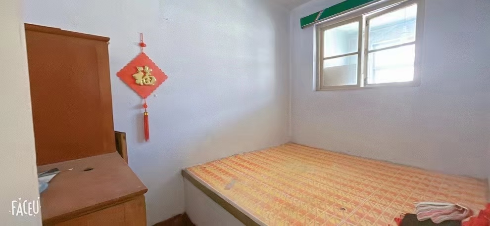 《二实小府前学区房》 东山小区3楼，78平，三室一厅一卫，简