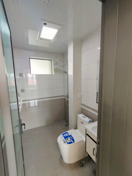 出售高档精装未住！静园小区5楼78平三室楼王位置26.8万