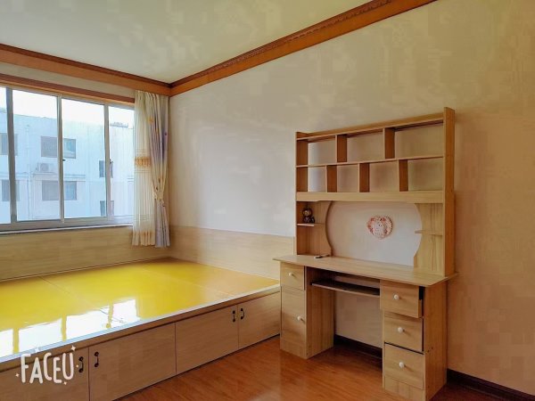 文苑小区三楼 82平 两室房东精装短住出售46.8万