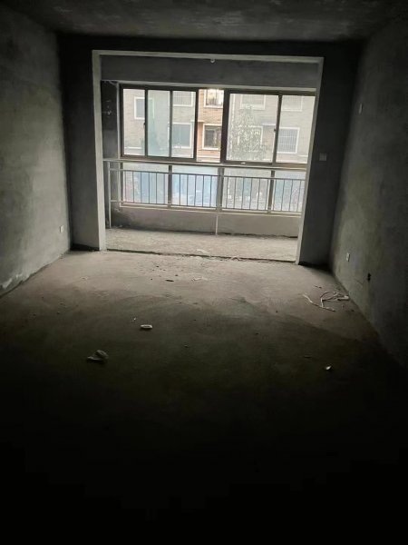 西馨园二期 1楼 90平，两室两厅，南厅南北卧室 2010年