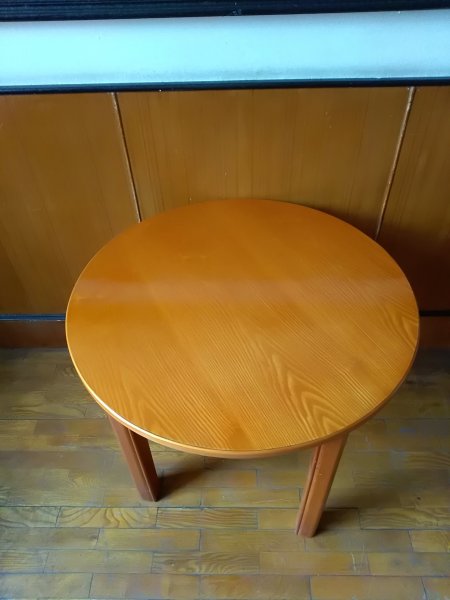 实木小圆桌