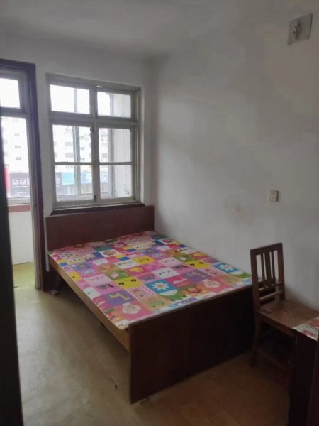 府前黄山一中学区：向阳小区，5楼，55.6平米(实际面积70