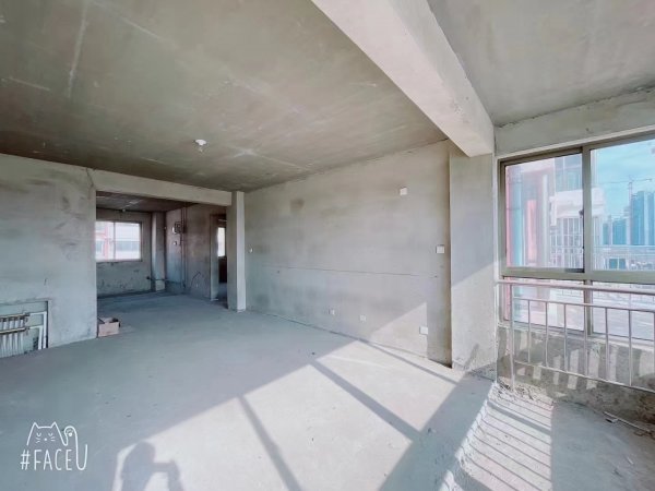 西城华府 框架3楼 带大露台 91平米 标准三室仅售48.8