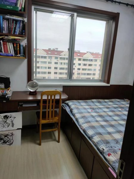黄山府前一中学区，工商银行西农机小区，5楼东边户，半框架81