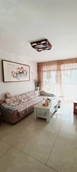 海峰花园，3楼，精装双气！69平，两室-南厅，精装短住，20