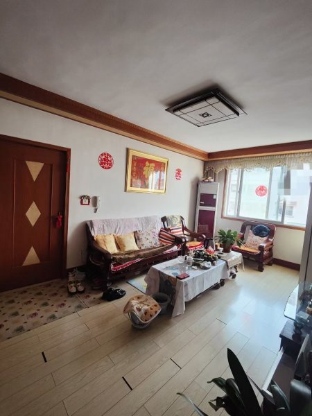 怡园小区，4楼，88平，2003年房，精装修，地暖，光明街1