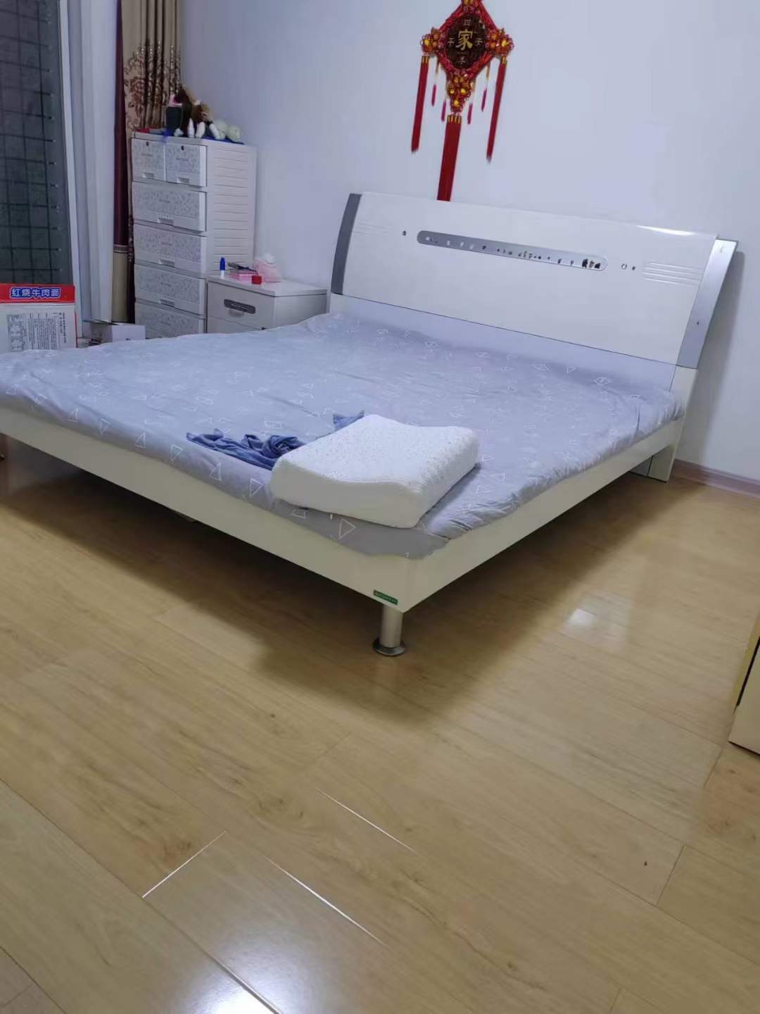 官地明珠，5楼91平，2室2厅，月租1500！