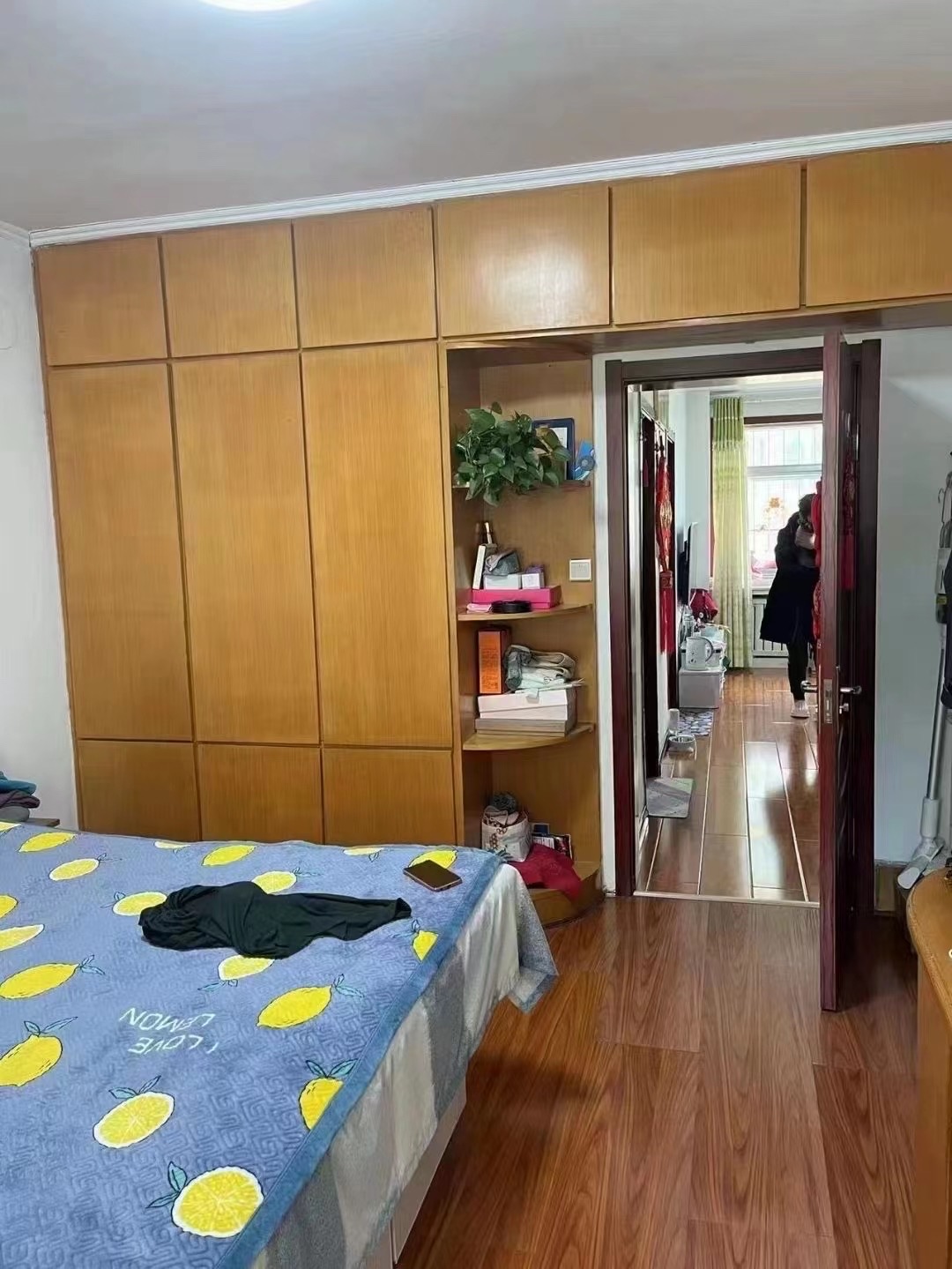 化肥厂家属楼一楼西边户，74平，两室一厅