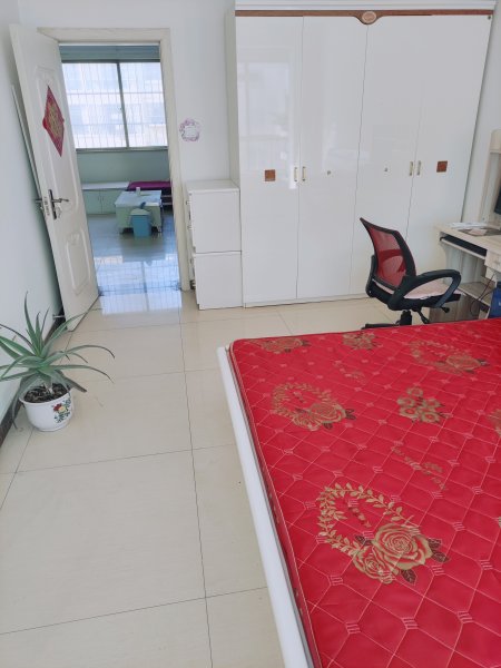 兴发小区5楼非顶楼