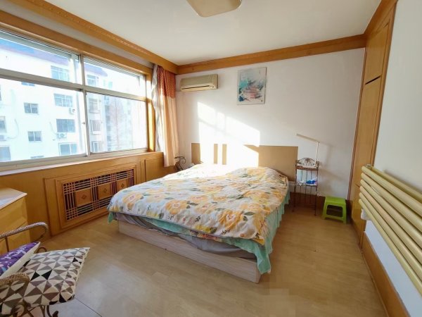 城东一区 3楼 117平， 68.8万 三室两厅​​​​