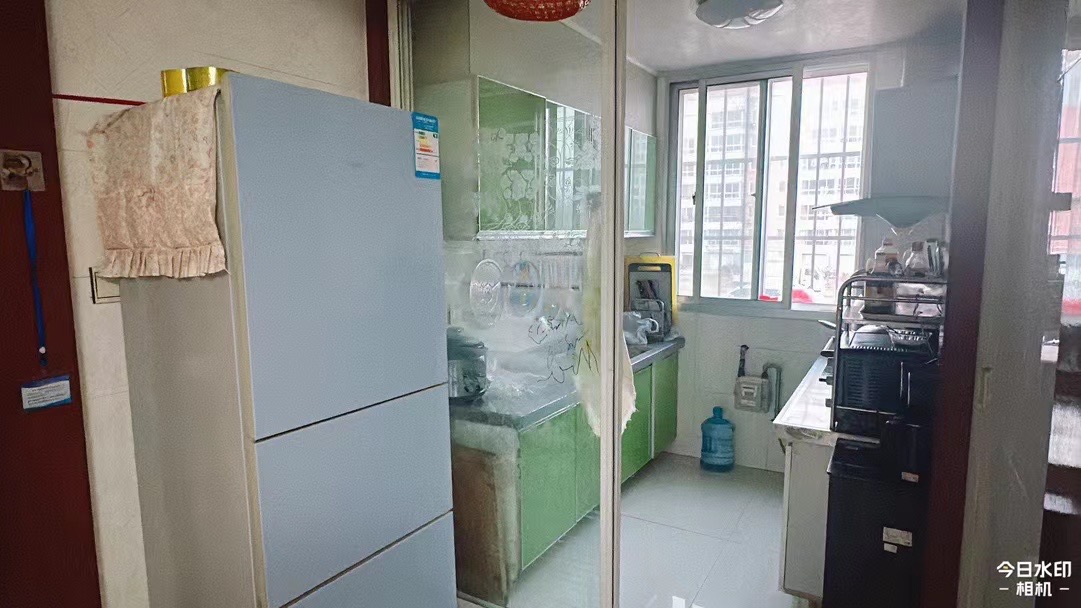 润泽小区一楼89平