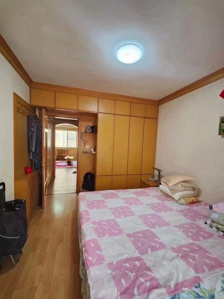 馨园小区2楼90.3平，北厅，可三室，精装双气