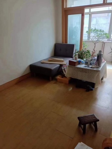 向阳二区三楼78平，42.8万，2001年竣工
